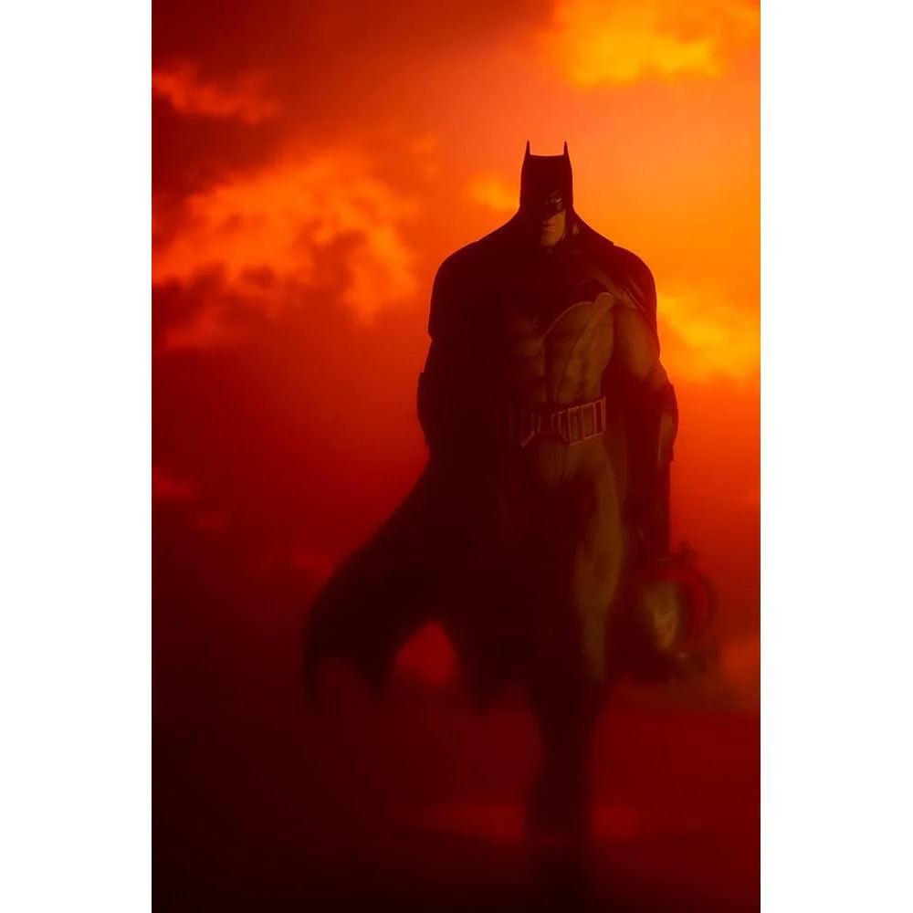Batman: Last Knight on Earth Batman 1/6 Scale Statue Figure - DC, Kotobukiya - ArtFX - Image 10