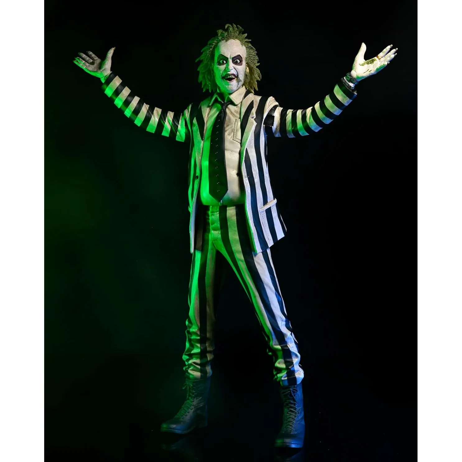 Beetlejuice (1988) Striped Suit Beetlejuice 1/4 Scale Figure - Image 2