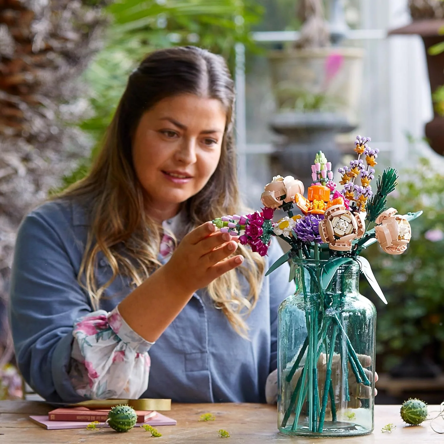 LEGO Icons Botanical Collection Flower Bouquet Building Set - LEGO #10280 - Image 9