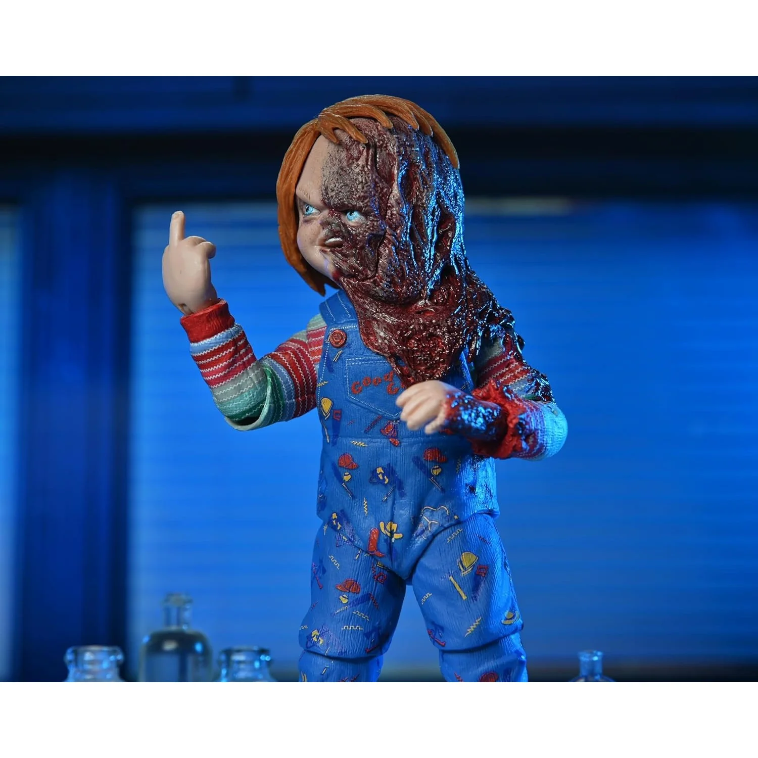 Chucky Ultimate TV Series Action Figure - NECA - Image 4