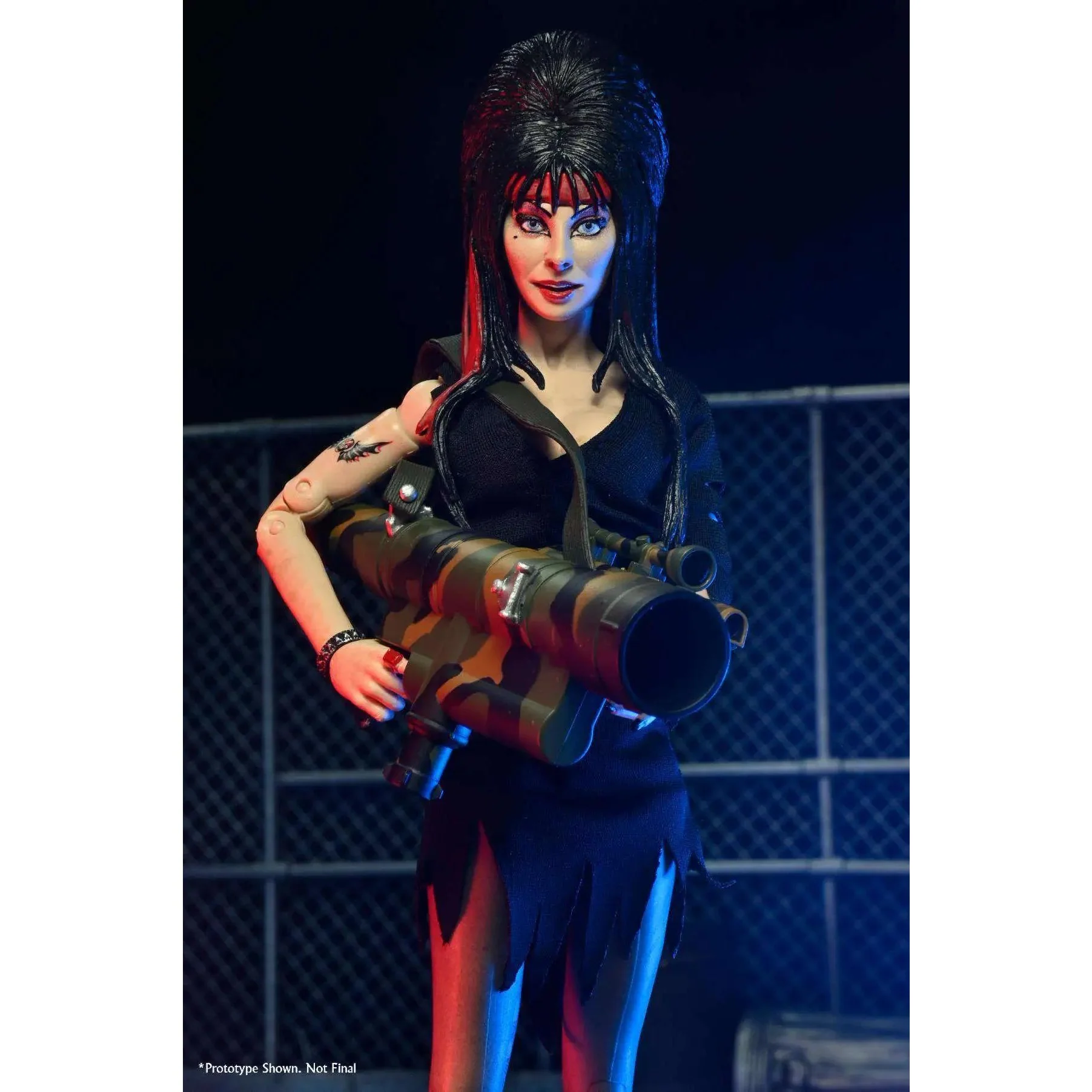Elvira: Mistress of the Dark Commando Elvira Clothed Action Figure - NECA - Image 2