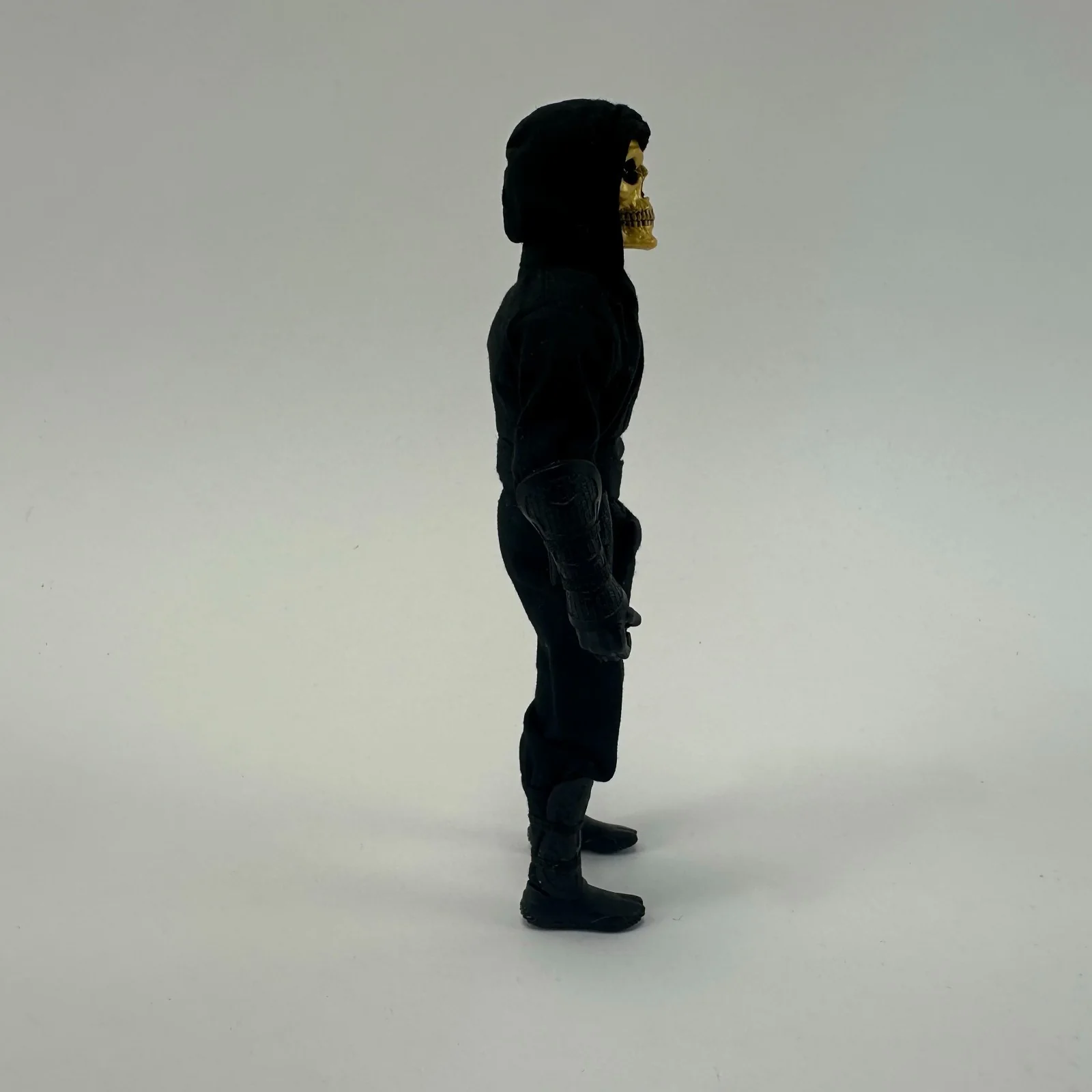 Mezco Toyz House Of The Golden Skulls Action Figure w/ Parts Props - Image 4