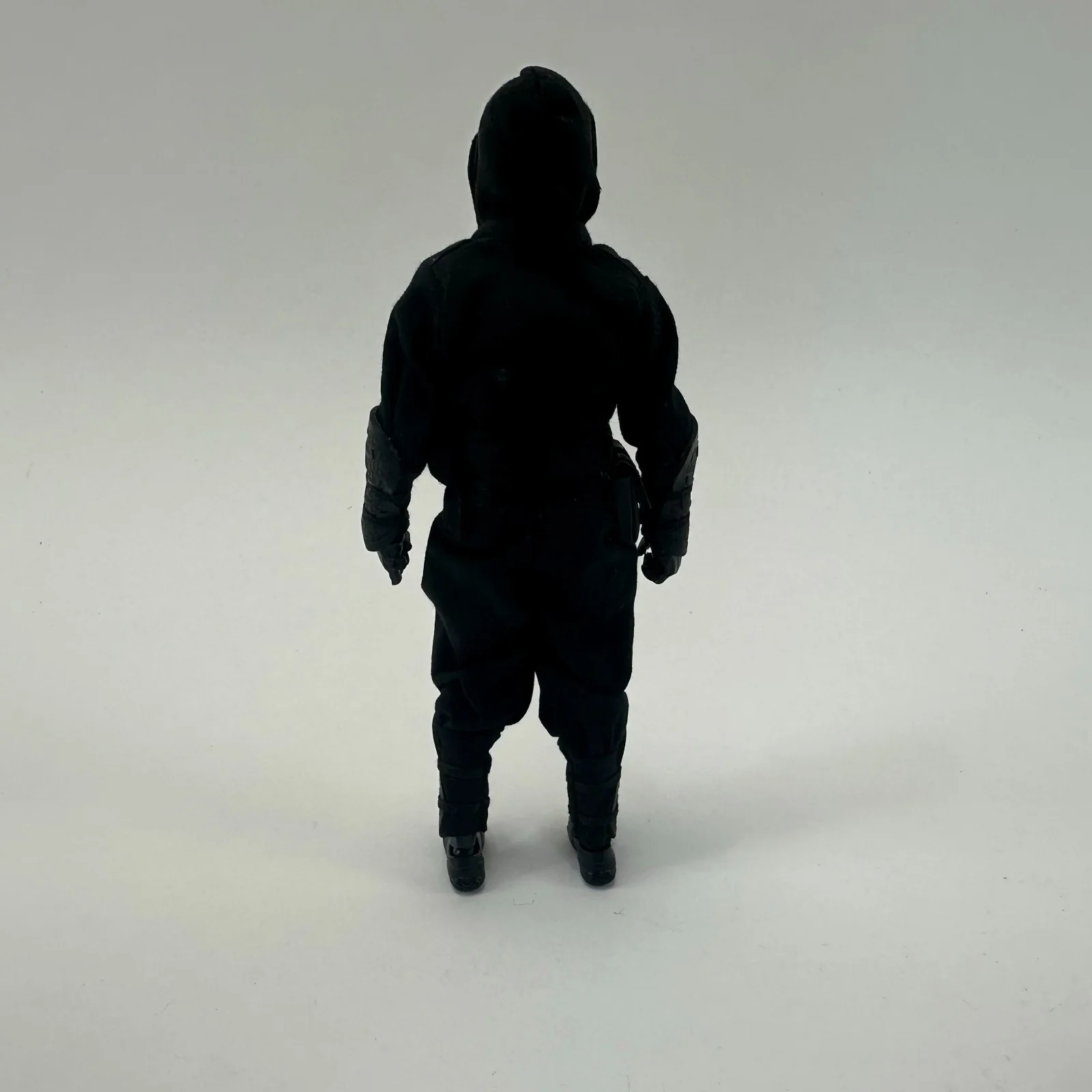 Mezco Toyz House Of The Golden Skulls Action Figure w/ Parts Props - Image 5