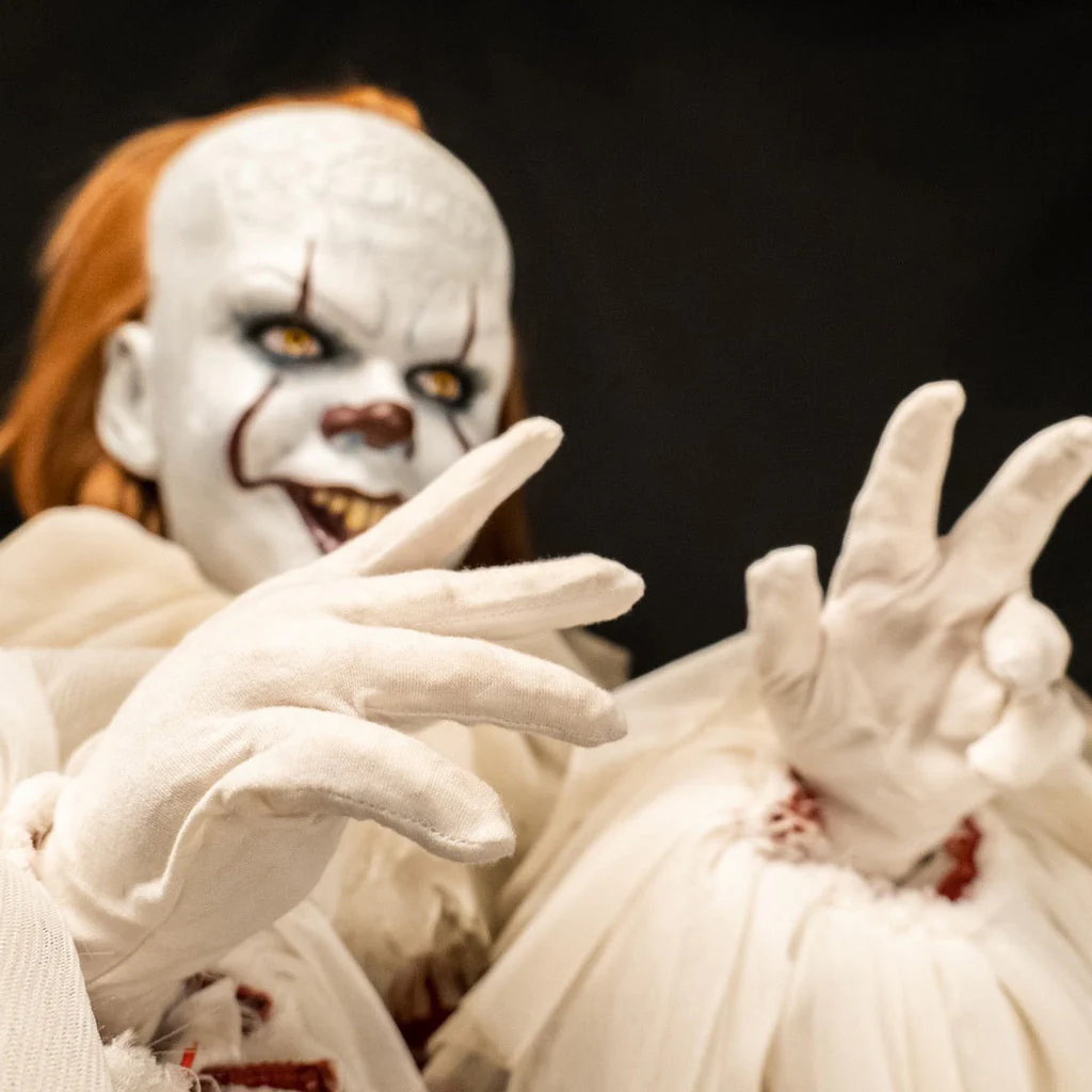 Stephen King's IT Pennywise 50" Premium Scale Doll - Trick or Treat Studios - Image 5