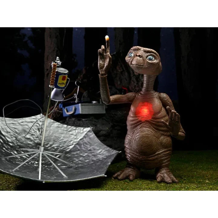E.T. The Extra-Terrestrial 40th Anniversary Ultimate E.T. Deluxe Set - NECA - Image 11